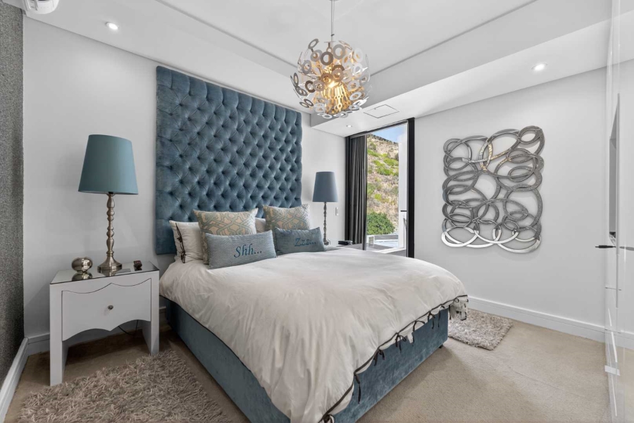 3 Bedroom Property for Sale in Sea Point Western Cape